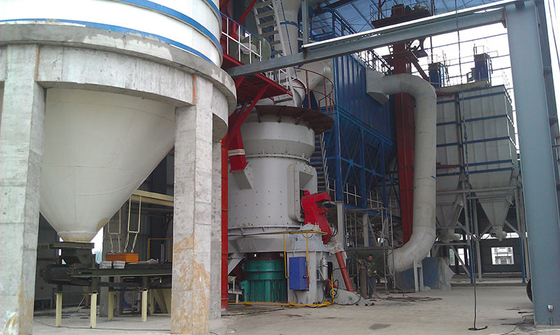 máquina vertical de Pulveriser del molino del carbón del consumo bajo 120kw para el pulido del polvo